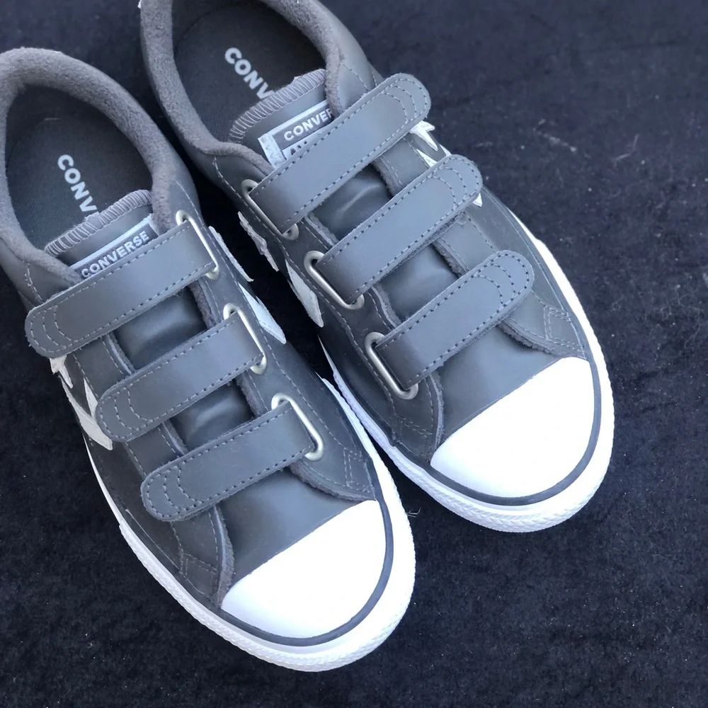 Converse Leather Star Player 3V OX Easy On Grey White Youth Sneakers size 4.5